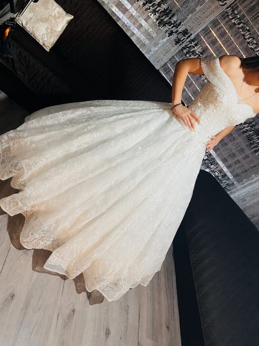 Vand rochie de mireasa