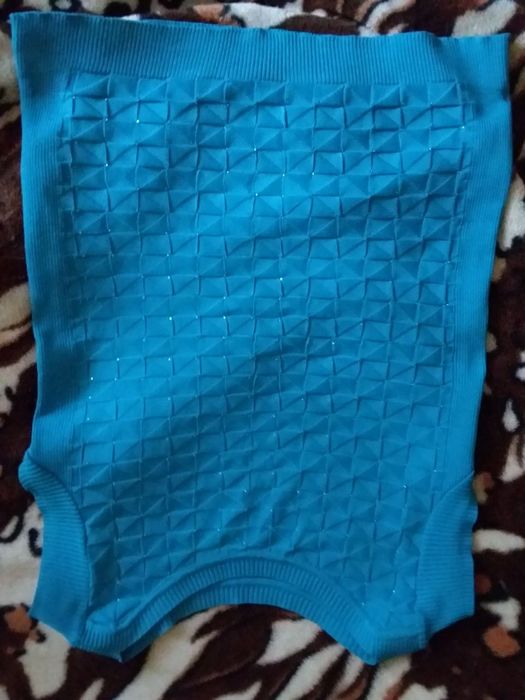 Женская безрукавка не дорого ,красивая 44-46 размера