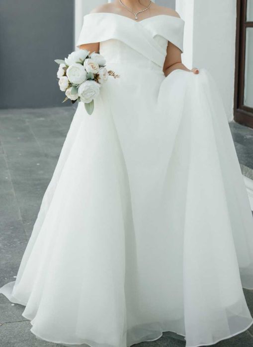 Свадебное платье в идеальном состоянии