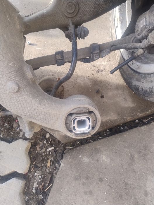 Punte spate jug spate BMW F10 turbo injector, rezervor, aripa usa far