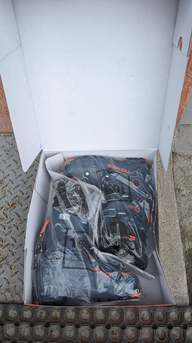 Tecnica Ски обувки за пантене