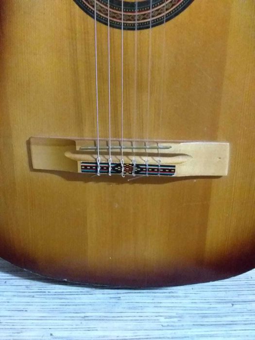 Продам классическую гитару