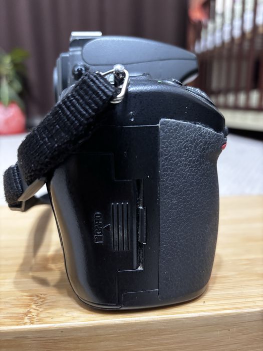 Nikon D700 (body + 2 acumulatori originali)