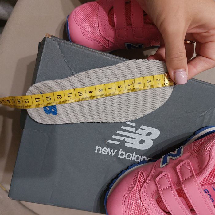 Нови маратонки New balance 23,5