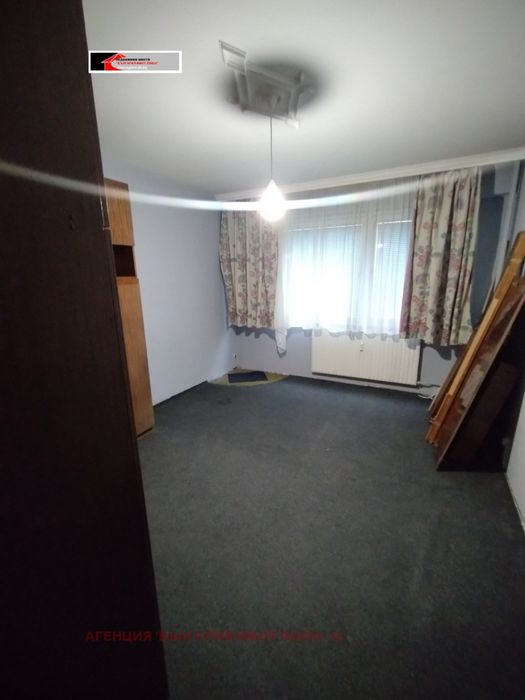 Дава се под наем Тристаен апартамент в София, Света Троица - 110 кв.м за 561 € - Снимка #7