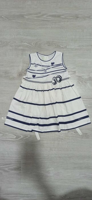 Детские платья на девочку.
Qizlar uchun kõylak.