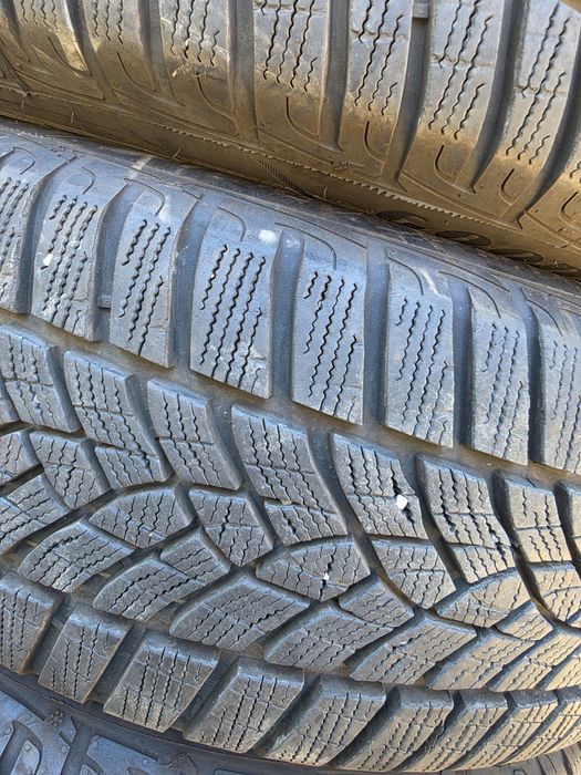 4 бр зимни 225/55/17 Goodyear 21г