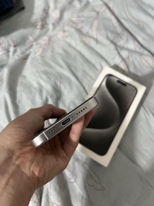 iphone 15 pro white
