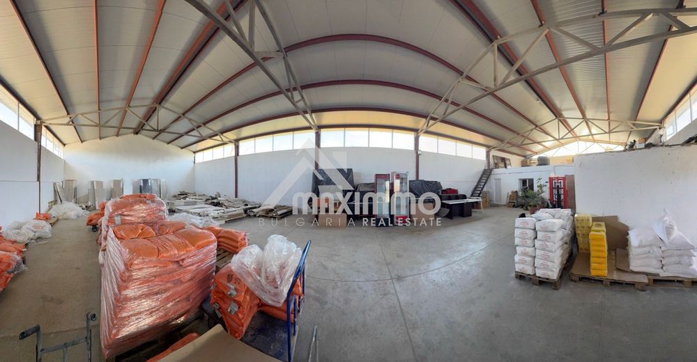 Дава се под наем Склад в Долни чифлик - 519 кв.м за 570 € - Снимка #1