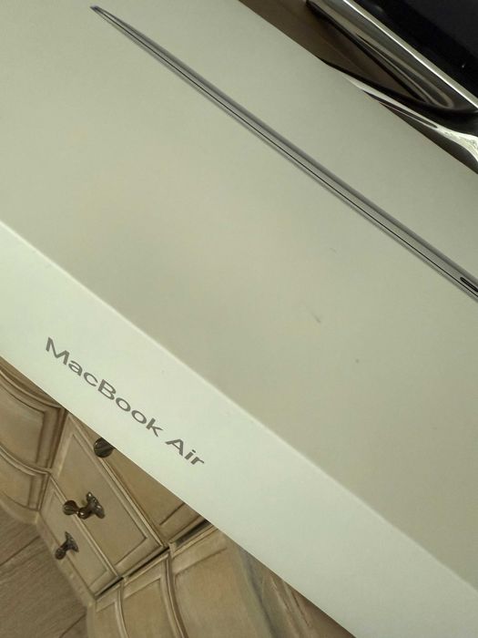 Продам MacBook Air 13-inch