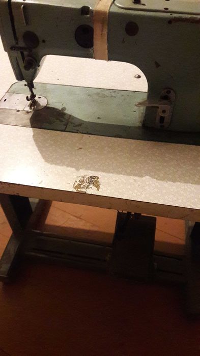 Продам  швейную машину
