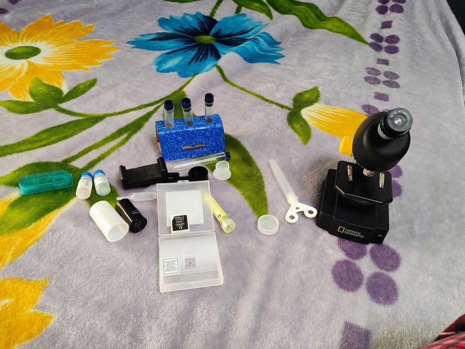 Microscop național geografic