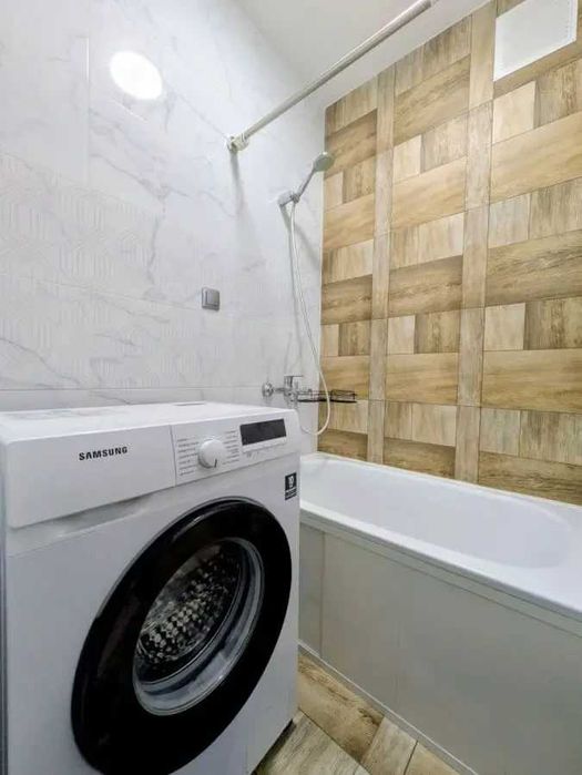 Дава се под наем Двустаен апартамент в София, Център - 56 кв.м за 397.8 € - Снимка #2