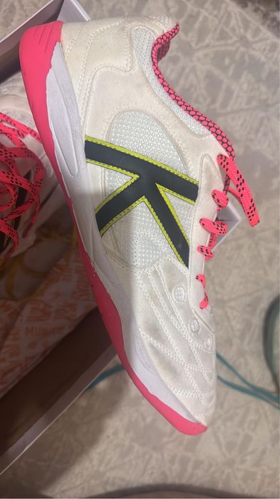 Футзалки Kelme.