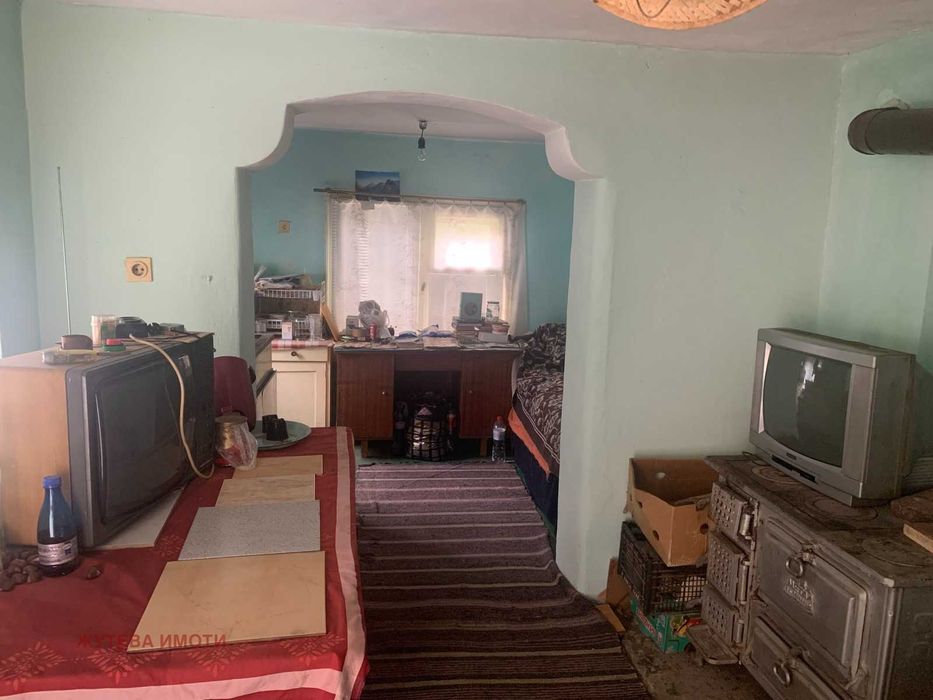 Продавам къща в гр.Карлово,кв.Сушица