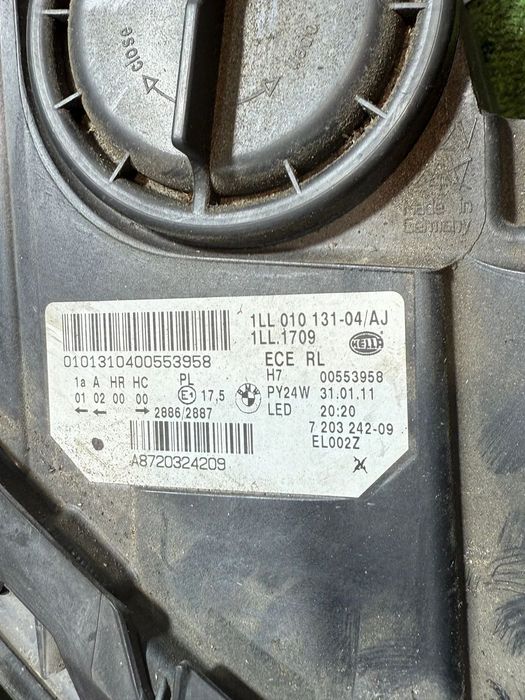 FAR DREAPTA UK CU LUPA BMW SERIA 5 F10 F11 520D SE TOURING 2.0 DIESEL 2011 COD OEM 7203242-09 / 7203242  / BREAK 2010-2017