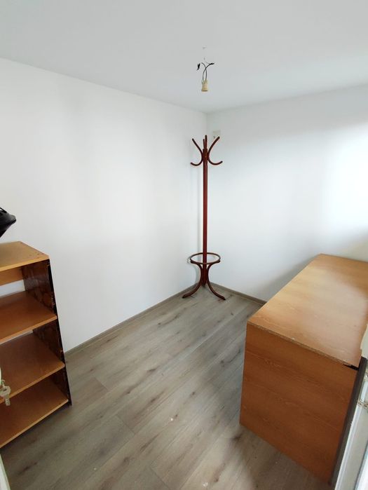 Hală închirierz 700m2 . 300m2, hală 400m2 curte