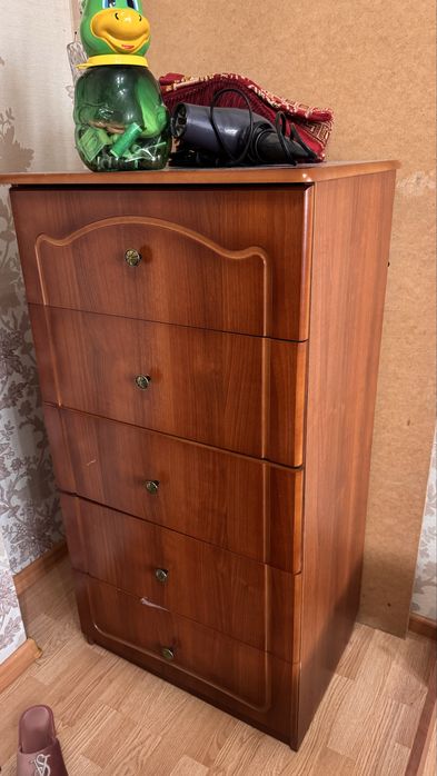 Спальный гарнитур продаю