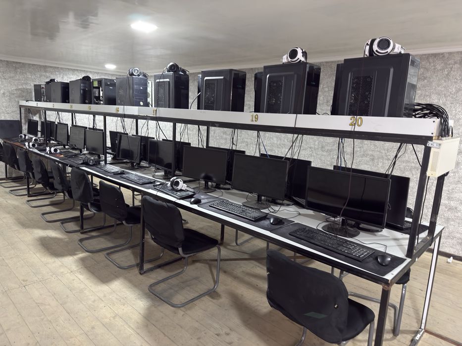 21 ta kampyuter mebili bilan