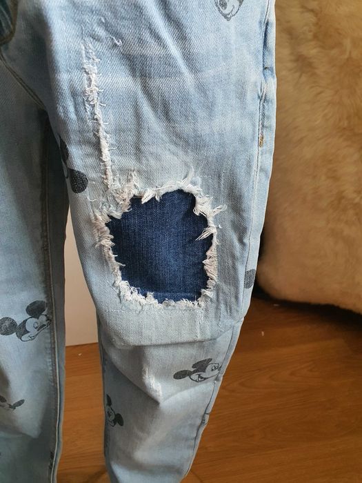 Blugi cu Mickey de la Zara marimea 152 cm