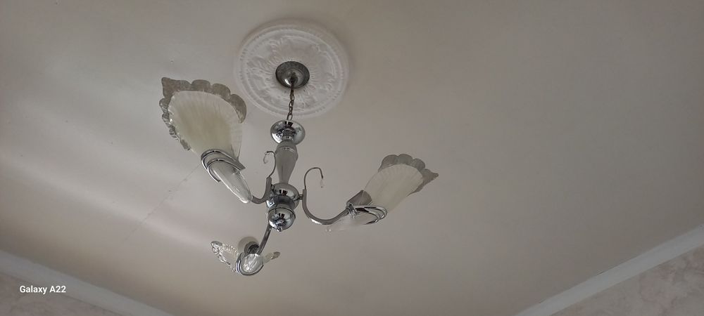 Люстра ас үйге ұстауға келеді