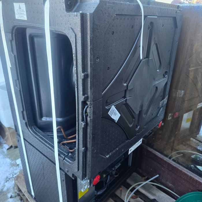 Pompă de căldură aer-apă NOVELAN LICV 8.2R1/3 – sistem split, R410A