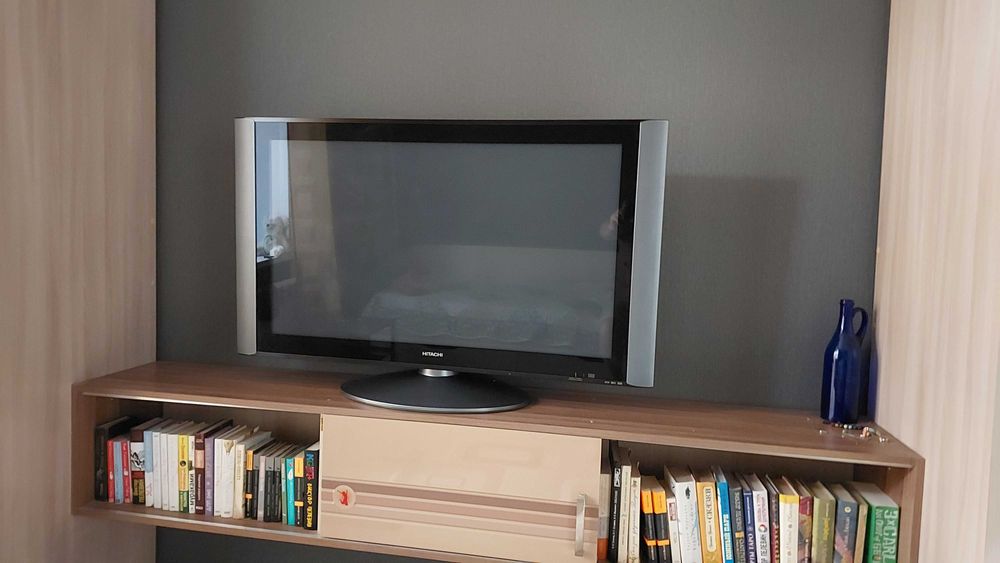 Плазменный телевизор HITACHI 42 PD8800