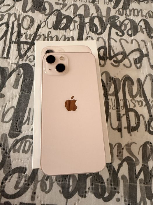 Iphone 13 розов