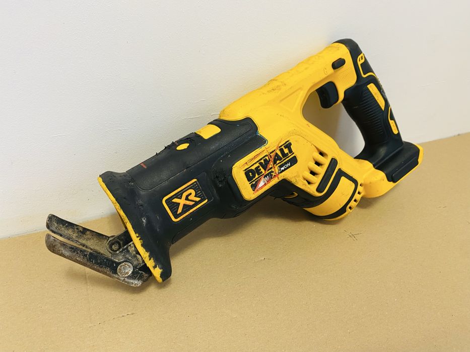Fierastrau sabie Dewalt 18v