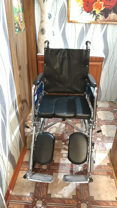 Продам инвалидную коляску