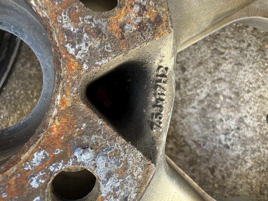 Джанти 17ки свалени от Волво хц90