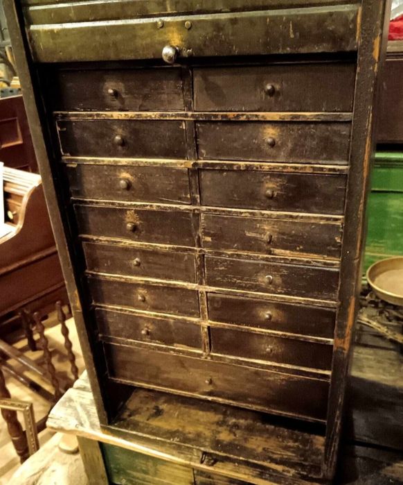 Dulap-sertar antic din lemn. Ceasornicar