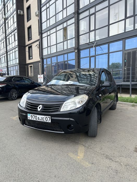 Продам автомобиль Рено Сандеро