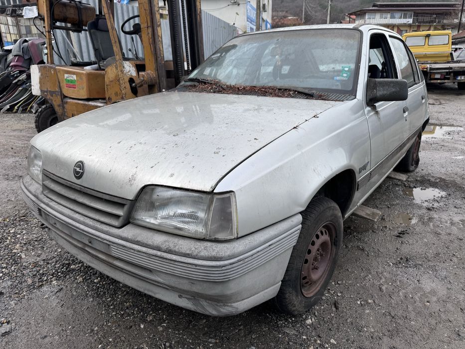 Opel Kadet 1.6i 72hp 1990г На Части