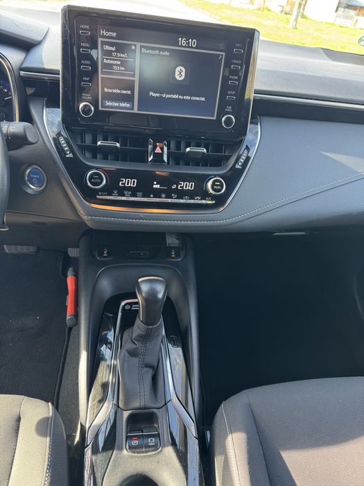 Toyota Corolla 2.0 hybrid + gaz 184cp ACC Scaune incalzite keyless lane ass ideala pentru Uber/bolt