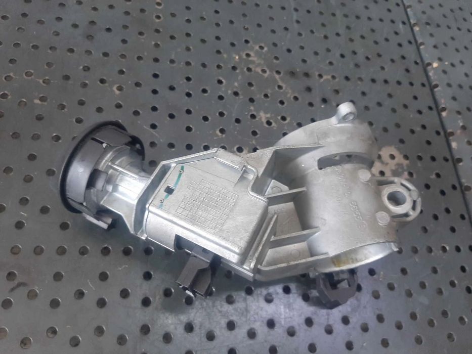 contact auto cu cheie opel corsa d  56155e