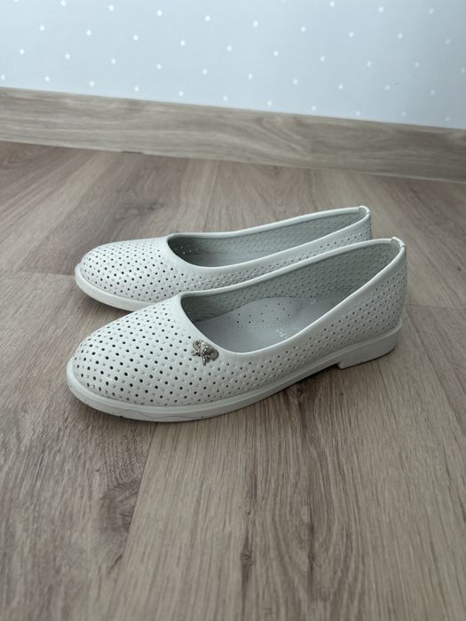 Балетки белые для девочки