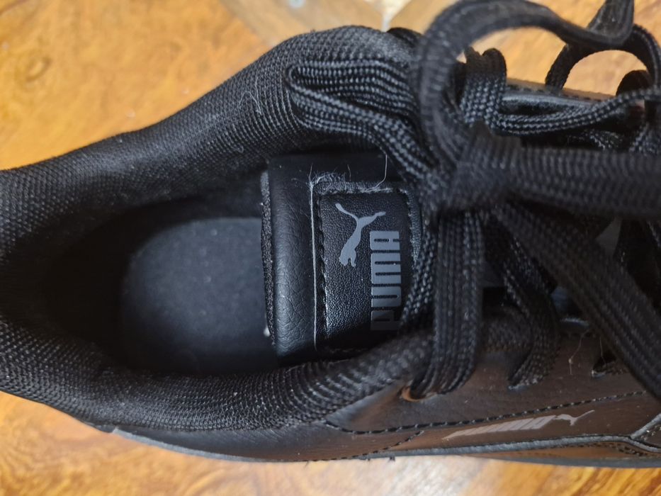 Черные кроссовки Puma