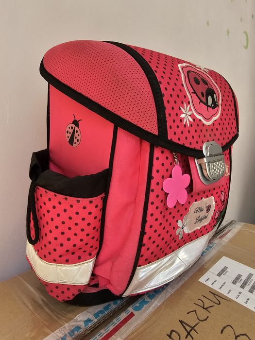 Ученическа раница за момиче