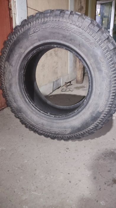 Продам комплект шин