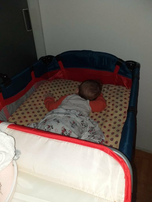 Pătuț și saltea bebeluși