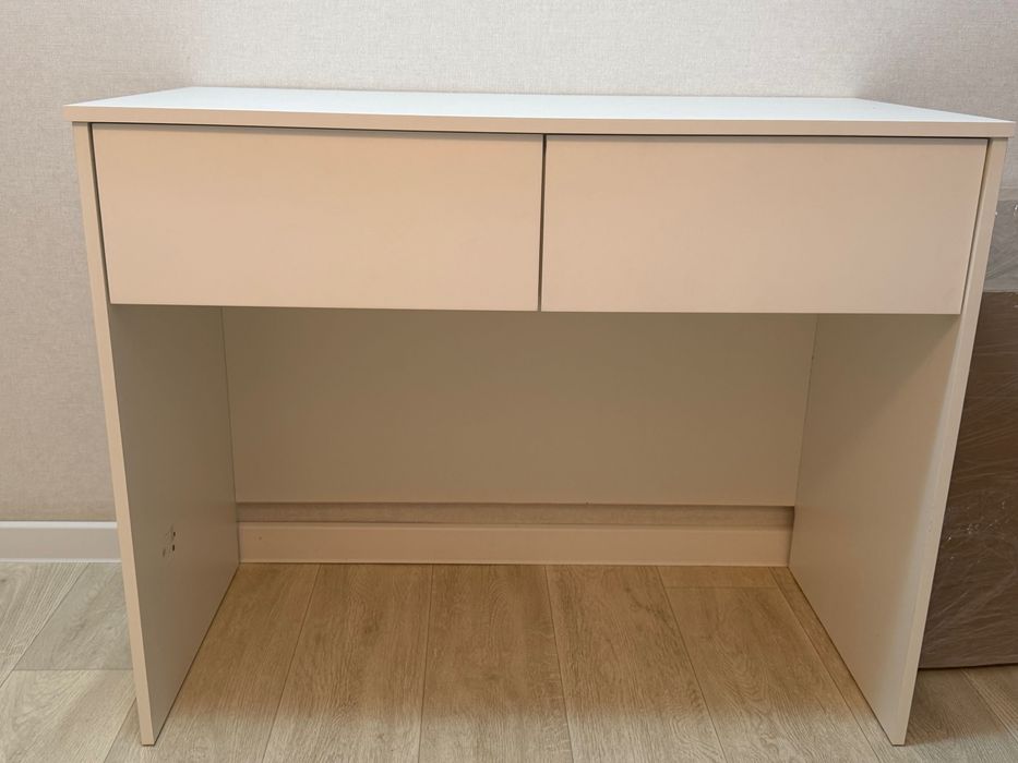 Туалетный столик