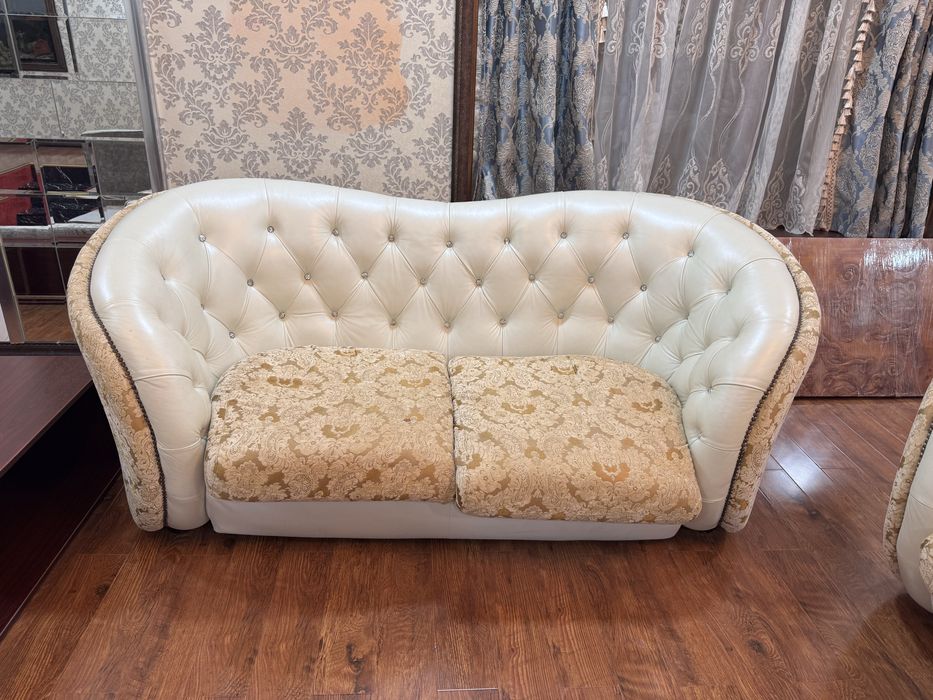 Продам 4 дивана б/у