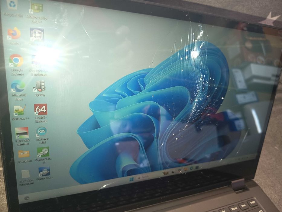 Laptop Lenovo Yoga 530-14ARR, esport gaming ryzen 5 2500u, 4gb ram ddr4, Vega 8, cpu 4 core/8 threads identic cu i7 6700hq