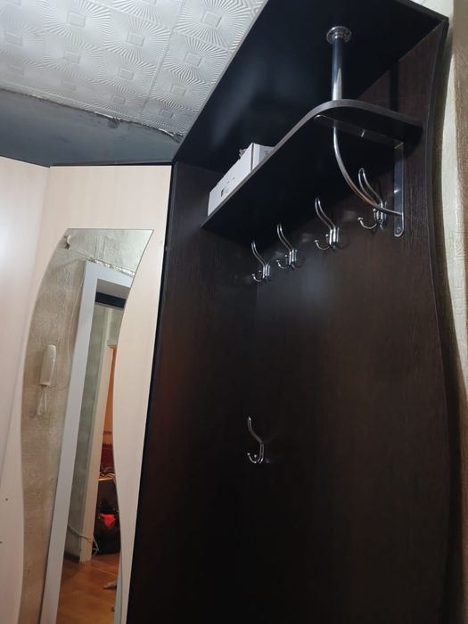 Продам угловой шкаф для прихожей