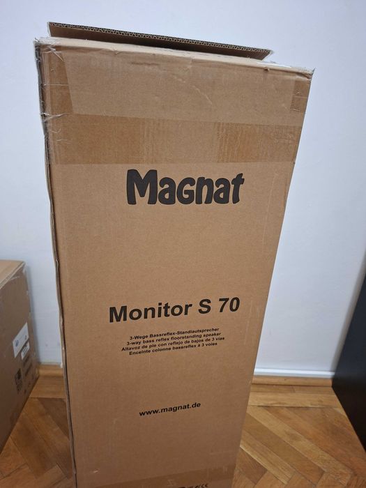 Boxe Magnat Monitor S70 Walnut