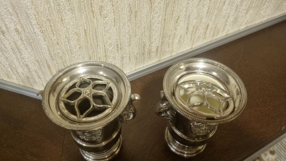 Vas argintat pentru flori