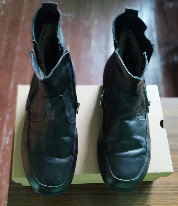 Черни мъжки боти