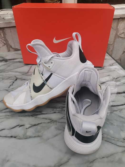 Маратонки NIKE за волейбол