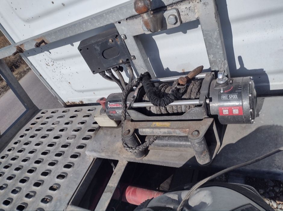 Vând schimb Iveco daily 60C17 autoplatforma platforma masini utilaje t